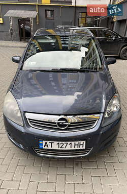 Мінівен Opel Zafira 2008 в Івано-Франківську