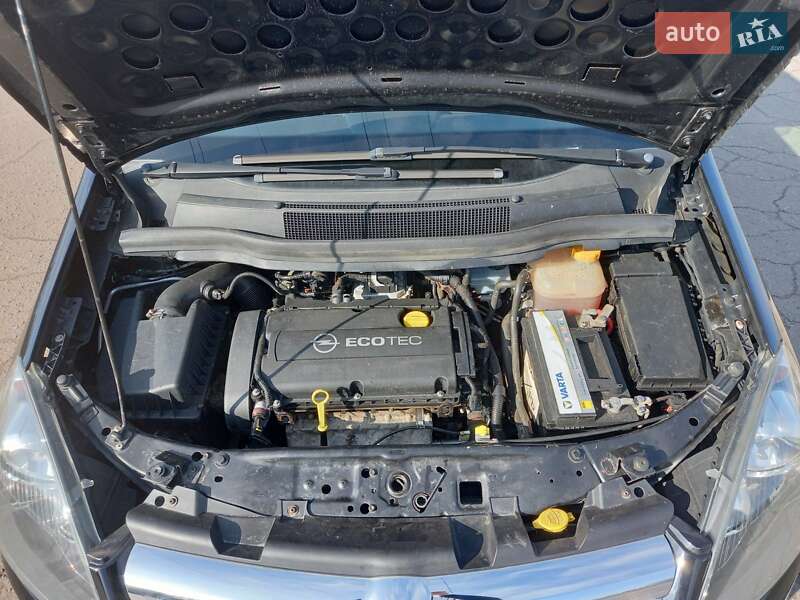 Минивэн Opel Zafira 2010 в Полтаве