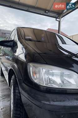 Минивэн Opel Zafira 2001 в Нижних Воротах