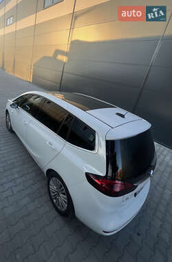 Минивэн Opel Zafira 2018 в 