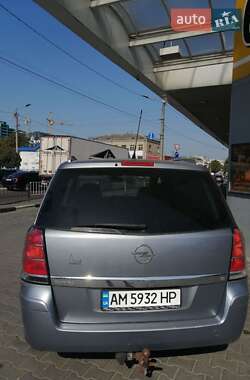 Минивэн Opel Zafira 2006 в 