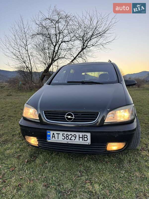 Минивэн Opel Zafira 2001 в Надворной