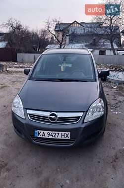 Минивэн Opel Zafira 2010 в Киеве