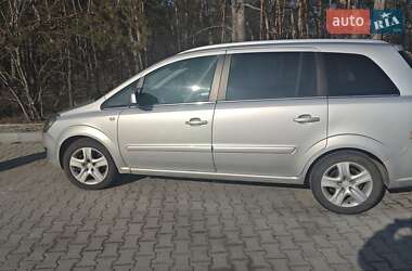 Минивэн Opel Zafira 2012 в 