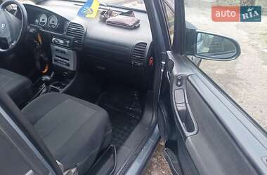 Минивэн Opel Zafira 2003 в Кривом Роге