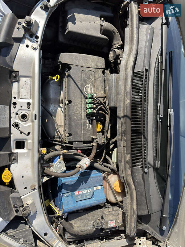 Минивэн Opel Zafira 2006 в Одессе