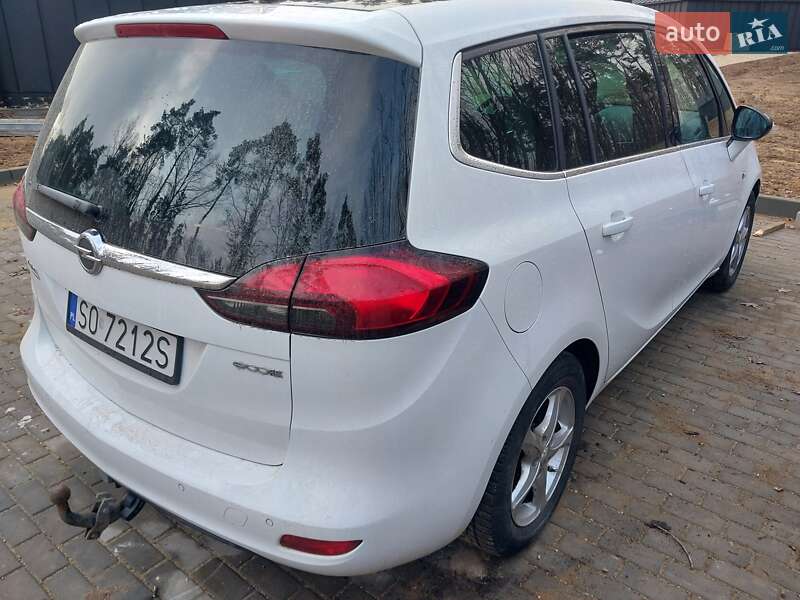 Минивэн Opel Zafira 2014 в Подбуже