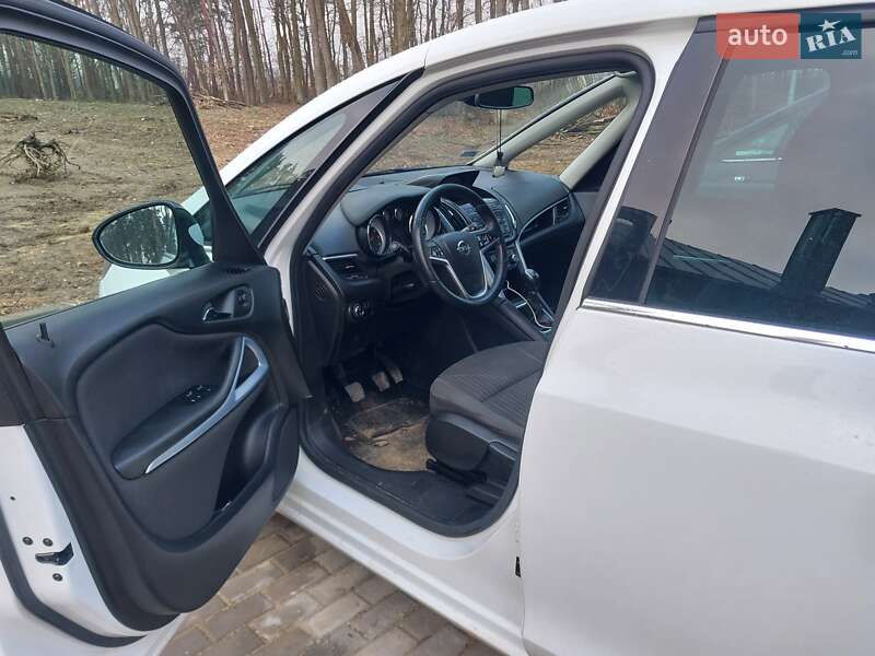 Минивэн Opel Zafira 2014 в Подбуже