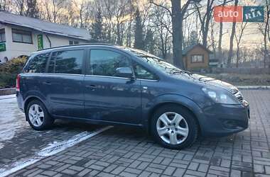 Минивэн Opel Zafira 2010 в 