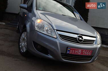 Минивэн Opel Zafira 2008 в 