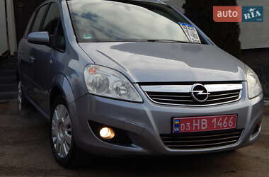 Минивэн Opel Zafira 2008 в 