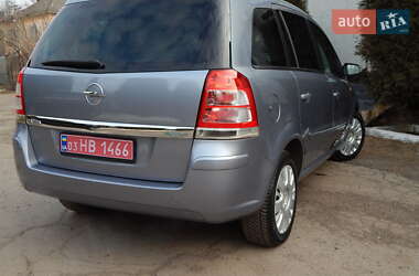 Минивэн Opel Zafira 2008 в 