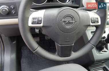 Минивэн Opel Zafira 2008 в 