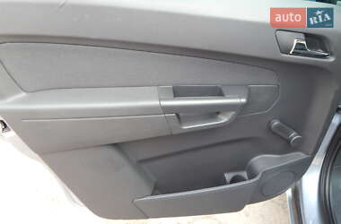 Минивэн Opel Zafira 2008 в 
