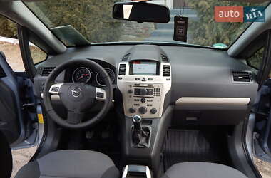 Минивэн Opel Zafira 2008 в 