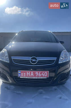 Минивэн Opel Zafira 2008 в Луцке