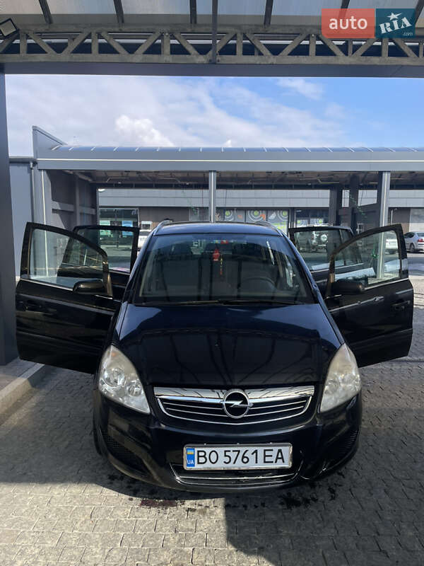 Мінівен Opel Zafira 2009 в Тячеві