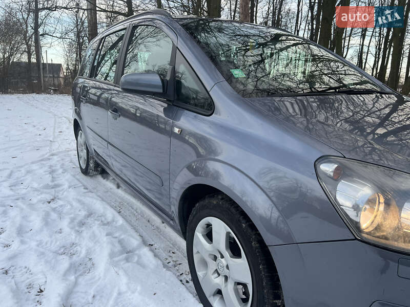 Минивэн Opel Zafira 2006 в Ровно