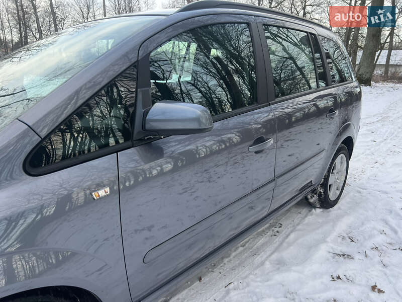 Минивэн Opel Zafira 2006 в Ровно