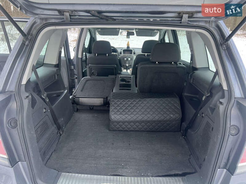 Минивэн Opel Zafira 2006 в Ровно