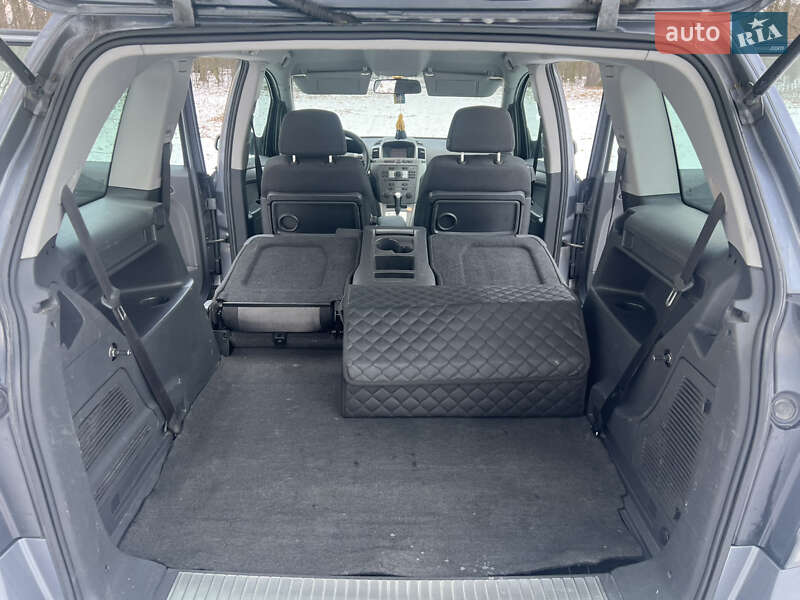 Минивэн Opel Zafira 2006 в Ровно