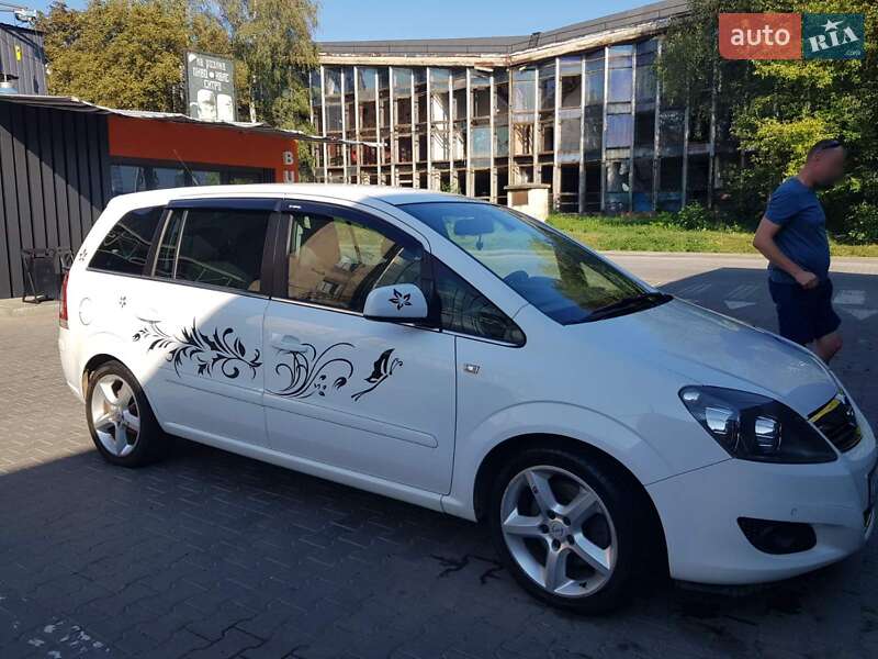 Opel Zafira 2011