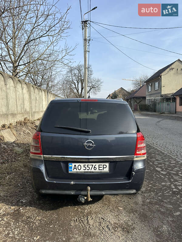 Минивэн Opel Zafira 2008 в Тячеве