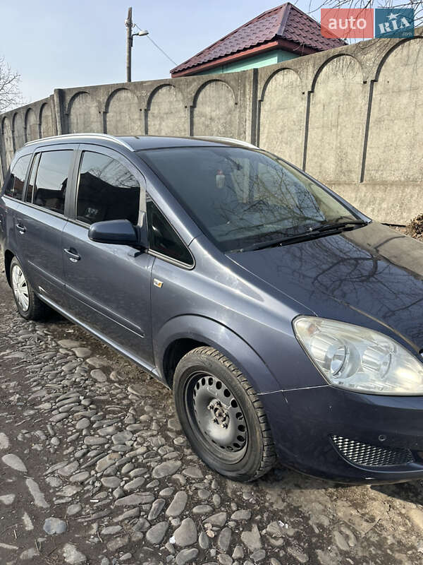 Минивэн Opel Zafira 2008 в Тячеве