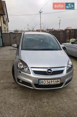 Минивэн Opel Zafira 2005 в 