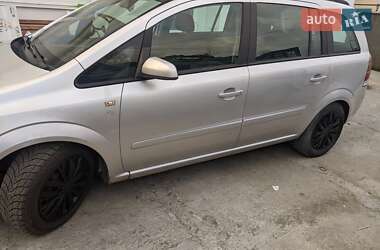 Минивэн Opel Zafira 2005 в 