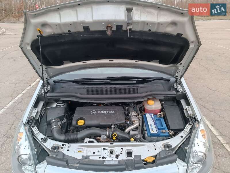 Мінівен Opel Zafira 2013 в Бердичеві