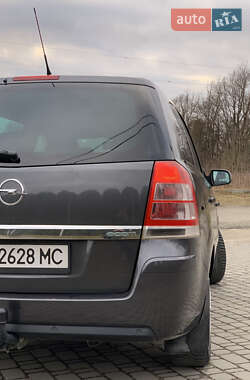 Минивэн Opel Zafira 2011 в 