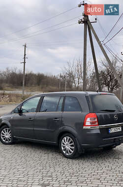 Минивэн Opel Zafira 2011 в 