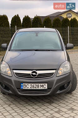Минивэн Opel Zafira 2011 в 