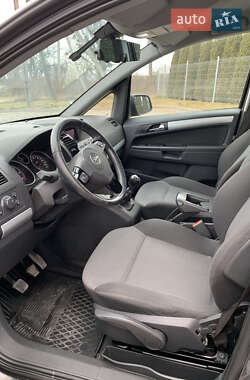 Минивэн Opel Zafira 2011 в 