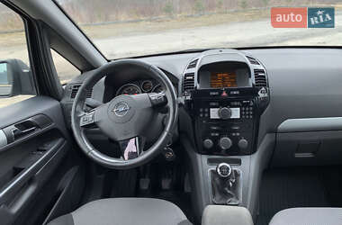 Минивэн Opel Zafira 2011 в 