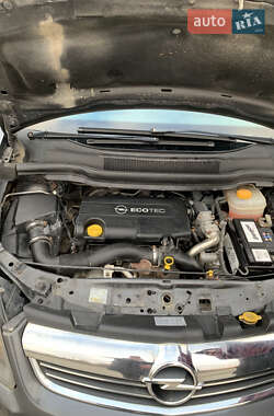 Минивэн Opel Zafira 2011 в 