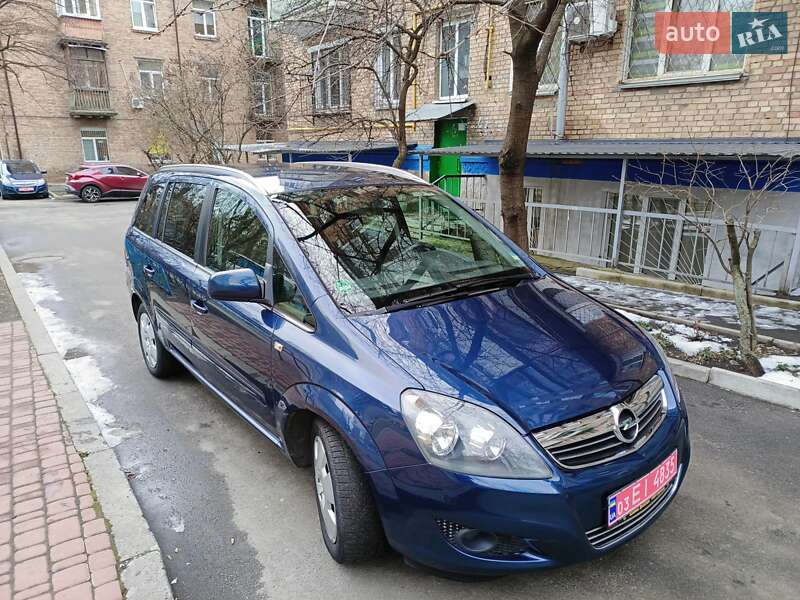 Мінівен Opel Zafira 2011 в Києві