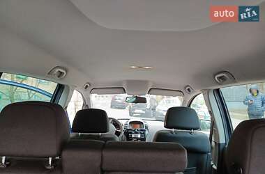 Мінівен Opel Zafira 2011 в Києві