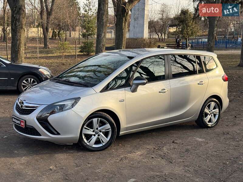 Минивэн Opel Zafira 2012 в Киеве