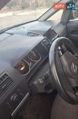Минивэн Opel Zafira 2009 в 