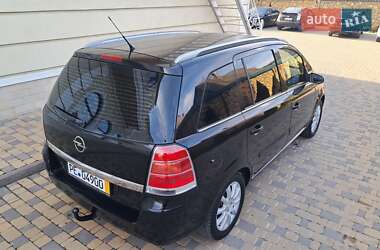 Минивэн Opel Zafira 2006 в Могилев-Подольске