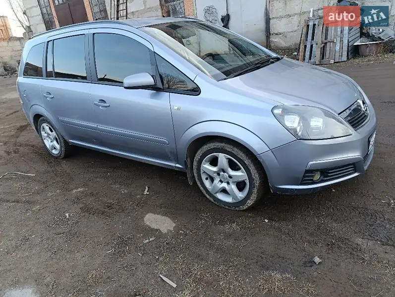 Минивэн Opel Zafira 2007 в 