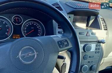 Минивэн Opel Zafira 2005 в 