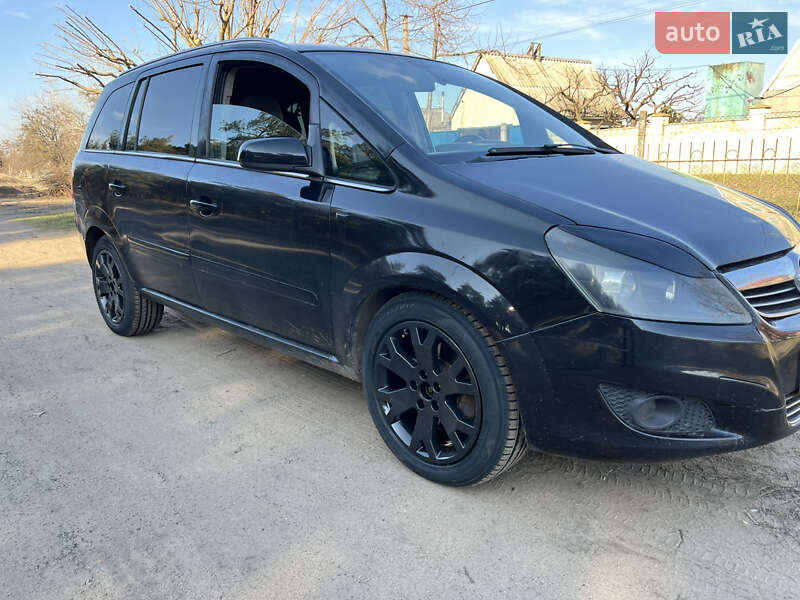 Минивэн Opel Zafira 2008 в Николаеве