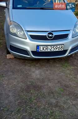 Мінівен Opel Zafira 2005 в Пирятині