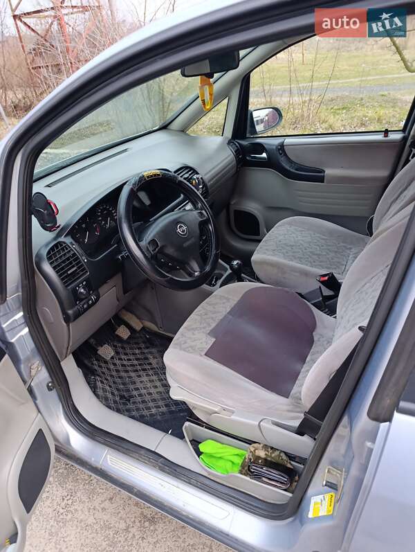 Мінівен Opel Zafira 2001 в Тернополі