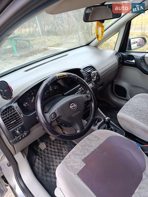 Мінівен Opel Zafira 2001 в Тернополі