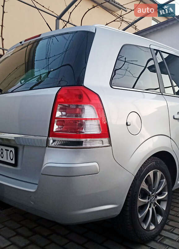 Мінівен Opel Zafira 2009 в Одесі