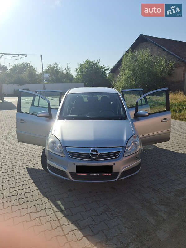 Opel Zafira 2008